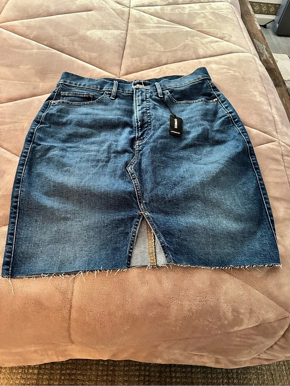 Express Women's Denim Jean Shorts Size 4 NWT